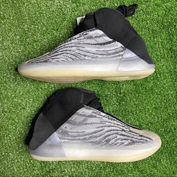 Adidas Yeezy Quantum - Picture 1 of 5